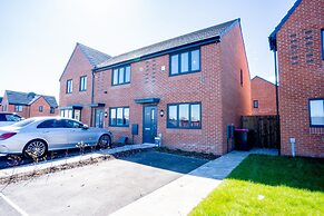 Stunning 2-bed House in Manchester With Canal View