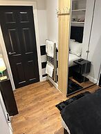 Inviting 1-bed Unit in Watford