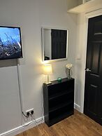 Inviting 1-bed Unit in Watford