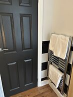 Inviting 1-bed Unit in Watford