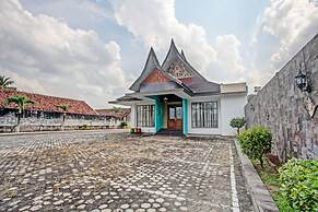 OYO 90947 Hotel Sarbini