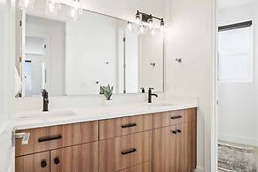 Palm Desert Oasis 5 Bedroom Home