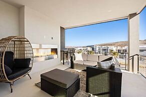 Palm Desert Oasis 5 Bedroom Home