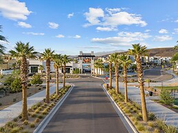 Palm Desert Oasis 5 Bedroom Home