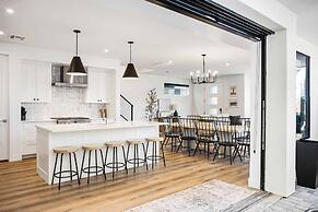 Palm Desert Oasis 5 Bedroom Home