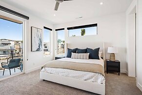 Palm Desert Oasis 5 Bedroom Home