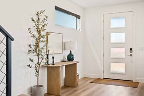 Palm Desert Oasis 5 Bedroom Home