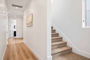 Palm Desert Oasis 5 Bedroom Home