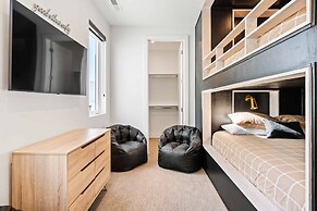 Palm Desert Oasis 5 Bedroom Home