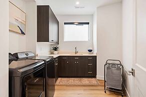 Palm Desert Oasis 5 Bedroom Home