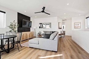 Palm Desert Oasis 5 Bedroom Home