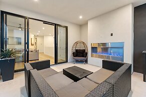 Palm Desert Oasis 5 Bedroom Home