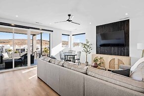 Palm Desert Oasis 5 Bedroom Home