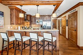 Ritz Carlton Vail #410 2 Bedroom Condo by RedAwning