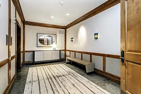 Ritz Carlton Vail #410 2 Bedroom Condo by RedAwning