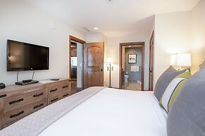 Ritz Carlton Vail #410 2 Bedroom Condo by RedAwning