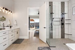 Slice Of Paradise 6 Bedroom Home