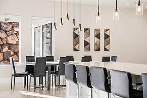 Slice Of Paradise 6 Bedroom Home