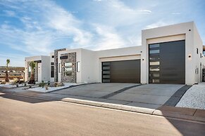 Slice Of Paradise 6 Bedroom Home