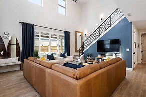 North Shore At Desert Color 6 Bedroom Townhouse