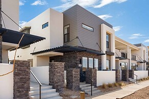 Casa Lua 5 Bedroom Townhouse