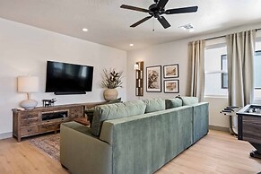 Casa Lua 5 Bedroom Townhouse