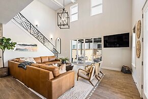 Forever No Bad Days 6 Bedroom Townhouse