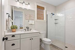 Forever No Bad Days 6 Bedroom Townhouse