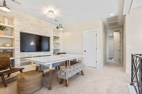 Forever No Bad Days 6 Bedroom Townhouse