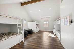 Zion's Haven #f4 4 Bedroom Townhouse