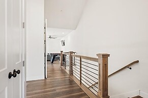 Zion's Haven #f4 4 Bedroom Townhouse