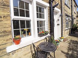 4 Pulmans Place