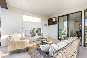 Good Vibes Vacation Home 5 Bedroom Home