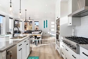 Good Vibes Vacation Home 5 Bedroom Home