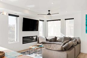 Good Vibes Vacation Home 5 Bedroom Home