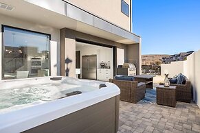 Good Vibes Vacation Home 5 Bedroom Home