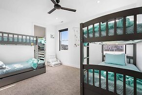 Good Vibes Vacation Home 5 Bedroom Home