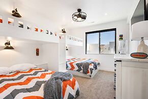 Good Vibes Vacation Home 5 Bedroom Home