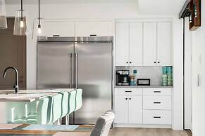 Good Vibes Vacation Home 5 Bedroom Home