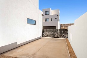 Good Vibes Vacation Home 5 Bedroom Home