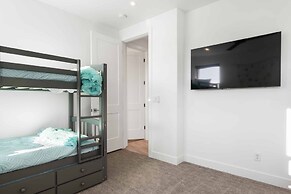 Good Vibes Vacation Home 5 Bedroom Home