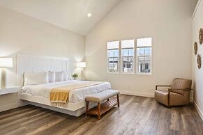 The Ann Marie #f1 6 Bedroom Townhouse