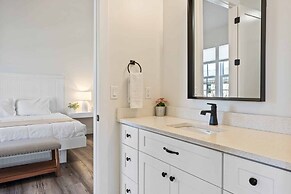 The Ann Marie #f1 6 Bedroom Townhouse