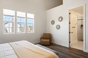 The Ann Marie #f1 6 Bedroom Townhouse