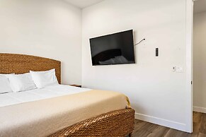 The Ann Marie #f1 6 Bedroom Townhouse