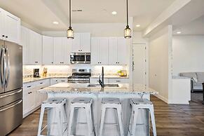 The Ann Marie #f1 6 Bedroom Townhouse