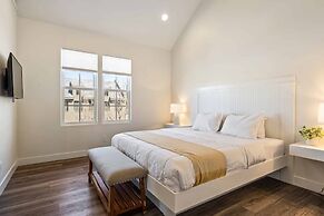 The Ann Marie #f1 6 Bedroom Townhouse