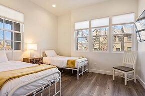 The Ann Marie #f1 6 Bedroom Townhouse