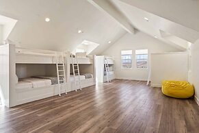 The Ann Marie #f1 6 Bedroom Townhouse