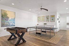 The Ann Marie #f1 6 Bedroom Townhouse